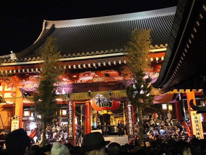 sensoji-temple-main-hall